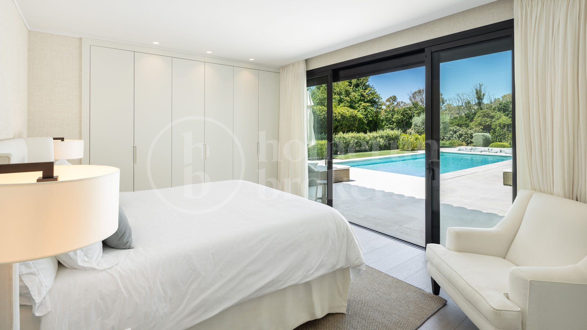 Auriga 36 – Nyligen Renoverad Golfvilla i Frontläge i Nueva Andalucía