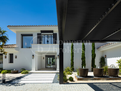 Auriga 36 - Recently Renovated Frontling Golf Villa in Nueva Andalucia