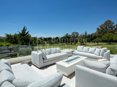 Auriga 36 - Recently Renovated Frontling Golf Villa in Nueva Andalucia