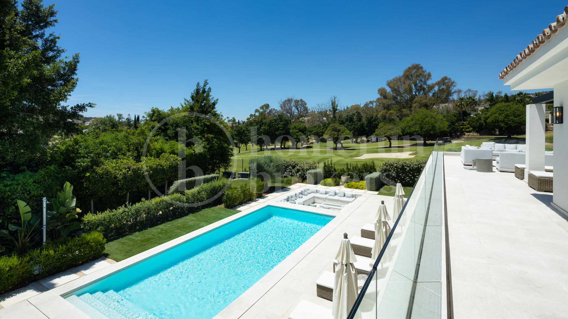 Auriga 36 – Nyligen Renoverad Golfvilla i Frontläge i Nueva Andalucía