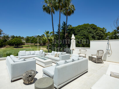 Auriga 36 - Recently Renovated Frontling Golf Villa in Nueva Andalucia