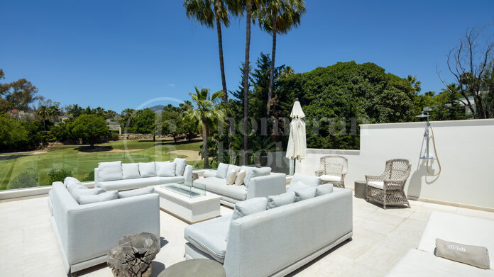 Auriga 36 - Recently Renovated Frontling Golf Villa in Nueva Andalucia