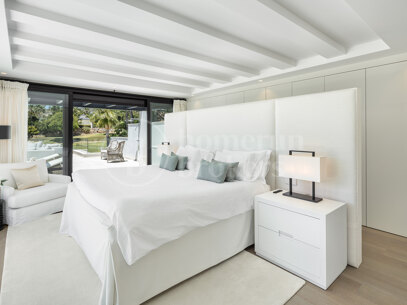 Auriga 36 - Recently Renovated Frontling Golf Villa in Nueva Andalucia