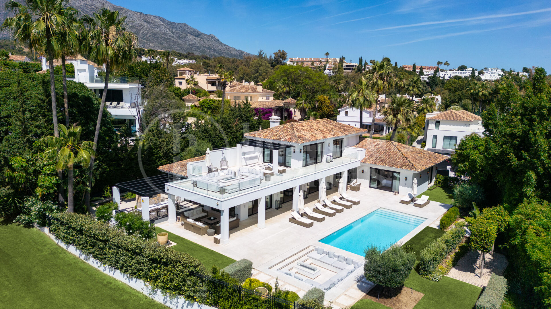 Auriga 36 – Nyligen Renoverad Golfvilla i Frontläge i Nueva Andalucía