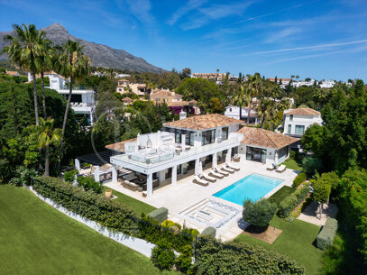 Auriga 36 - Recently Renovated Frontling Golf Villa in Nueva Andalucia