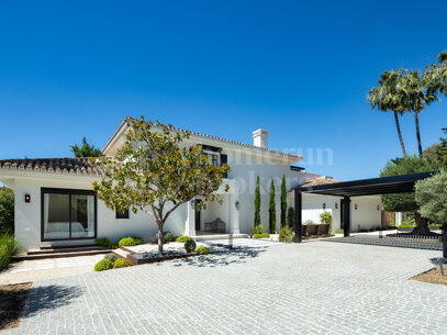 Auriga 36 - Recently Renovated Frontling Golf Villa in Nueva Andalucia