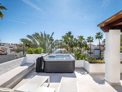 Penthouse Ventura - Sea Views duplex Penthouse in Puerto Banús.