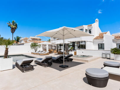 Casa Rosario - Fully Renovated Villa just Steps from the beach