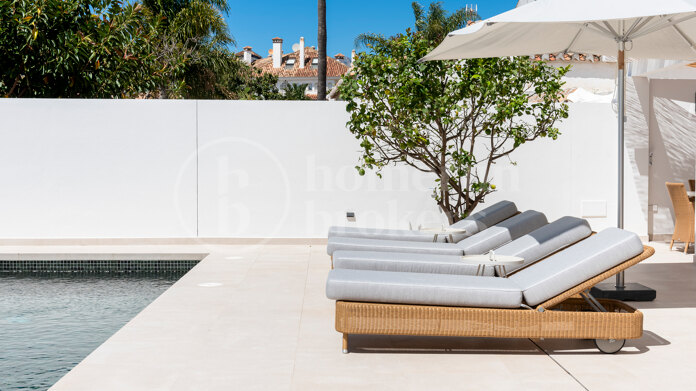 Casa Rosario - Fully Renovated Villa just Steps from the beach