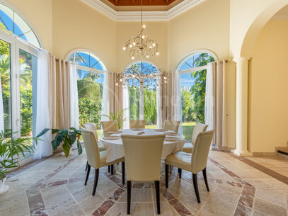 Casa Camila - Elegant Villa in la Quinta de Sierra Blanca