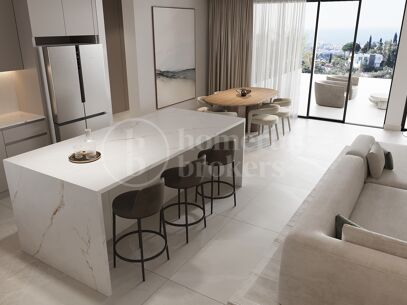 Penthouse Royale - Beachside in the New Golden Mile, Estepona