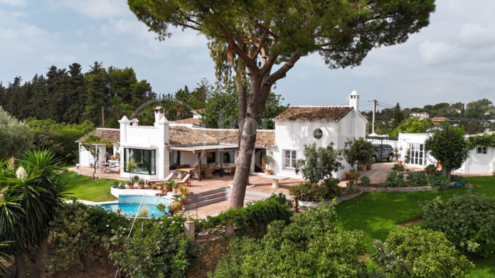 Casa Isabella - Charming Rustic Villa in Guadalmina Alta