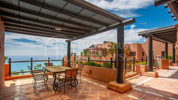 Penthouse Kempinski - Beachfront with world class amenities, Estepona East