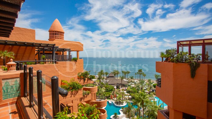 Penthouse Kempinski - Beachfront with world class amenities, Estepona East