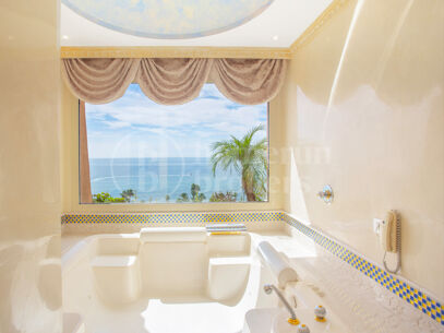 Penthouse Kempinski - Beachfront with world class amenities, Estepona East