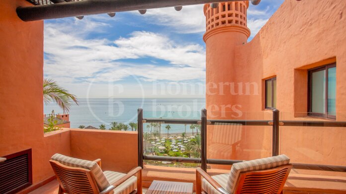 Penthouse Kempinski - Beachfront with world class amenities, Estepona East