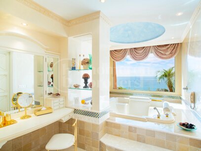 Penthouse Kempinski - Strandläge med lyxiga bekvämligheter i världsklass, Estepona East
