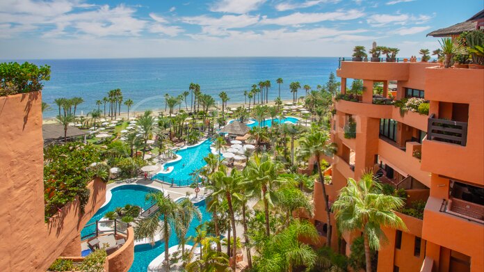 Penthouse Kempinski - Beachfront with world class amenities, Estepona East