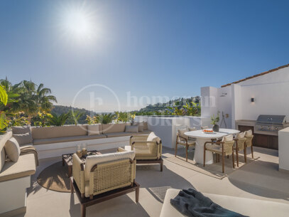 Lomas 311- Beautiful Duplex Penthouse in La Quinta