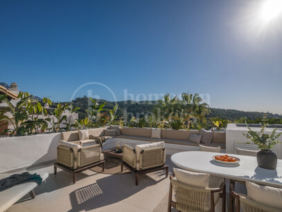 Lomas 311- Beautiful Duplex Penthouse in La Quinta