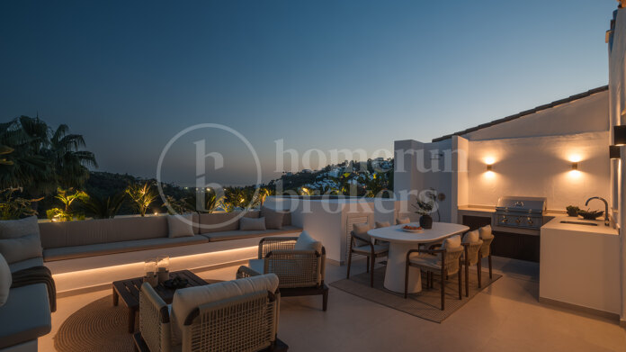 Lomas 311- Beautiful Duplex Penthouse in La Quinta