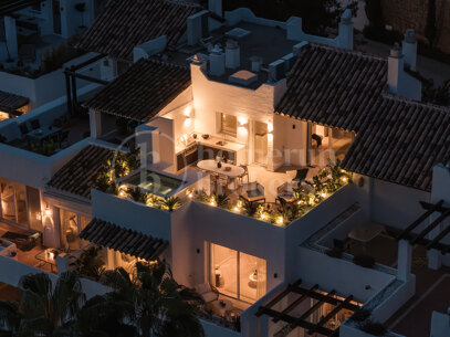 Lomas 311- Beautiful Duplex Penthouse in La Quinta