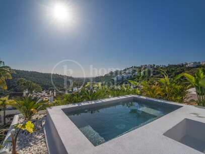Lomas 311- Beautiful Duplex Penthouse in La Quinta