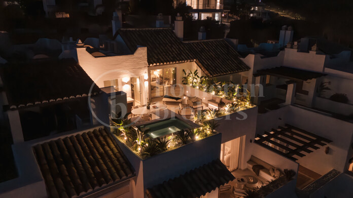 Lomas 311- Beautiful Duplex Penthouse in La Quinta