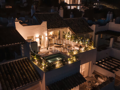 Lomas 311- Beautiful Duplex Penthouse in La Quinta