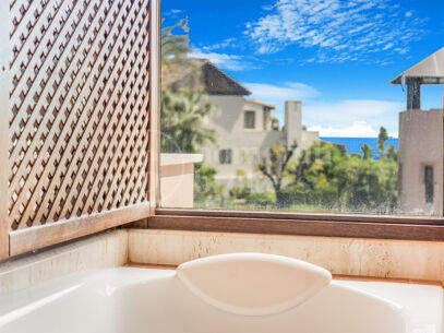 Casa Terra - Elegant Townhouse in Cascada de Camoján
