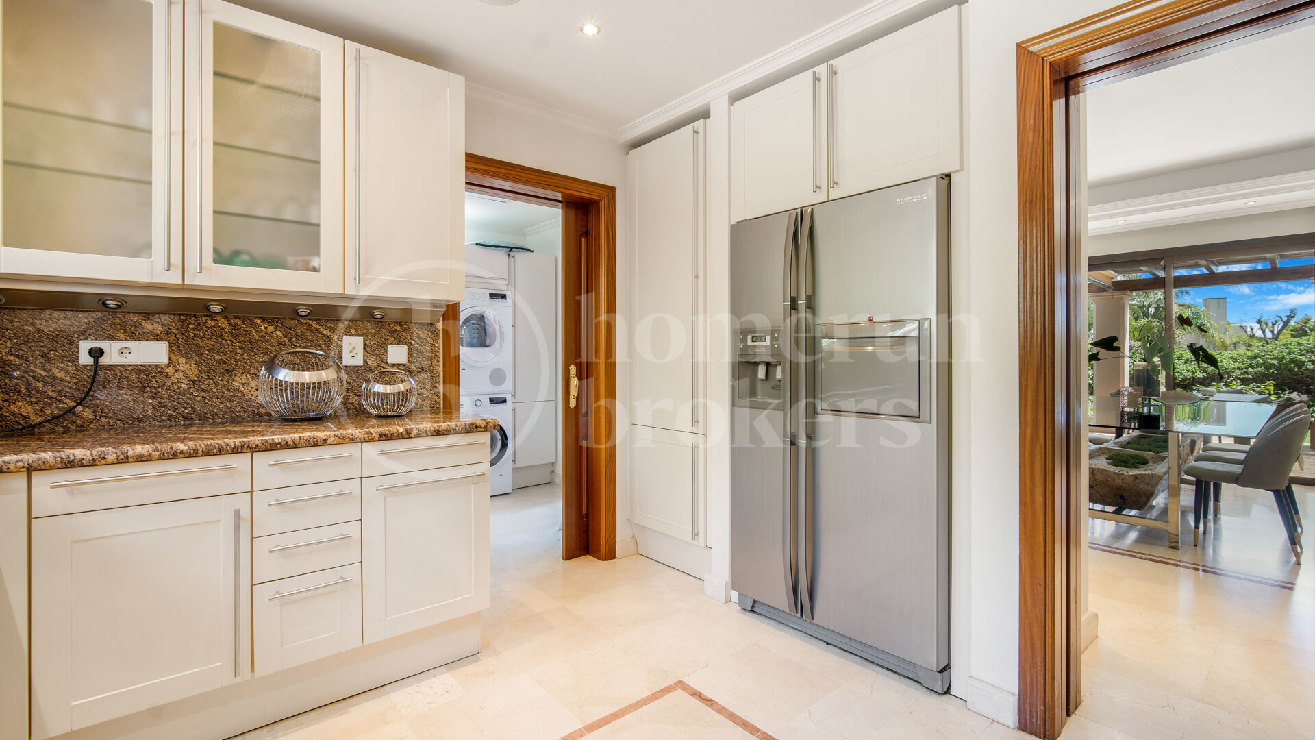 Casa Terra - Elegant Townhouse in Cascada de Camoján