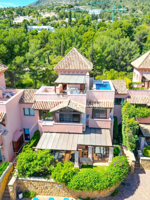 Casa Terra - Elegant Townhouse in Cascada de Camoján