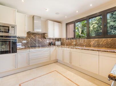 Casa Terra - Elegant Townhouse in Cascada de Camoján
