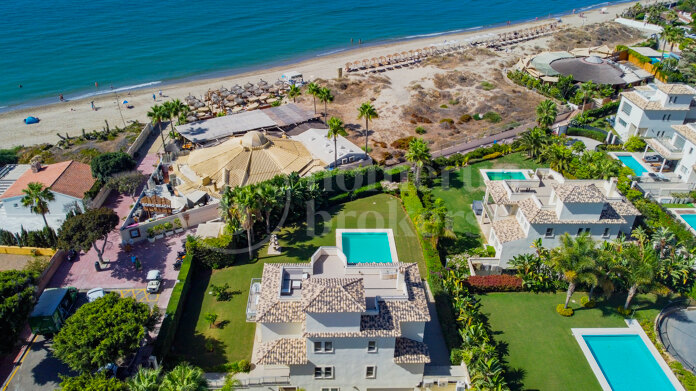 Villa Costa Bella - Beachside Villa in Marbella East