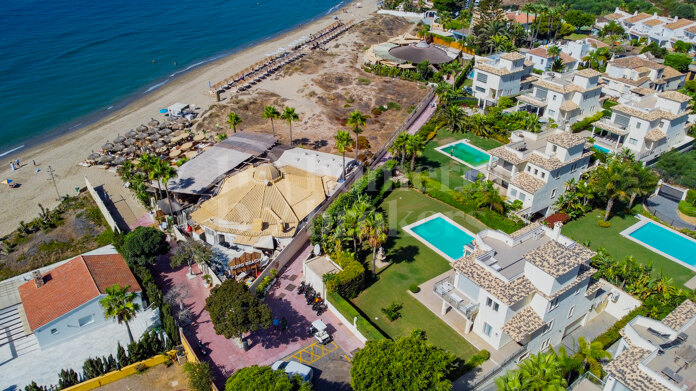 Villa Costa Bella - Beachside Villa in Marbella East