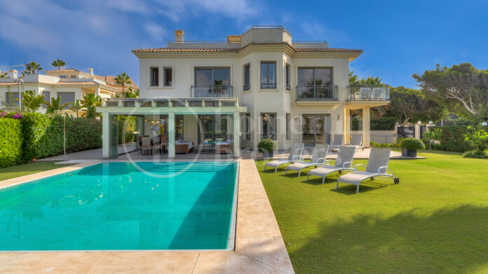 Villa Costa Bella - Beachside Villa in Marbella East