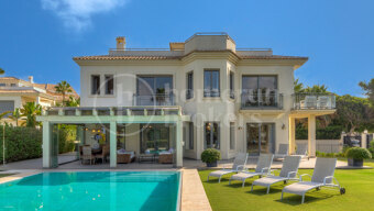 Villa Costa Bella - Beachside Villa in Marbella East