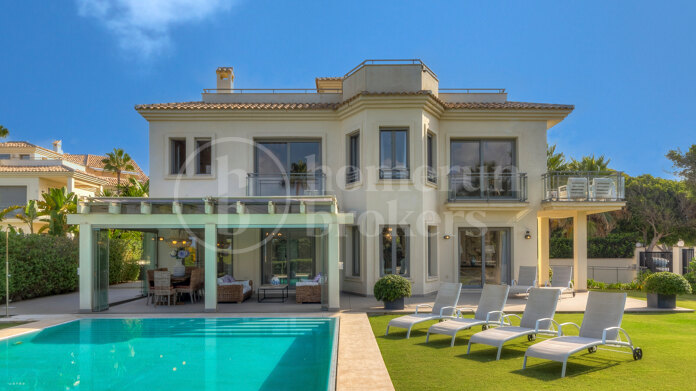 Villa Costa Bella - Beachside Villa in Marbella East