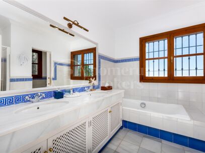 Villa Maravilla - Andalucian style Villa in El Madroñal