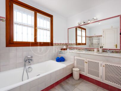 Villa Maravilla - Andalucian style Villa in El Madroñal