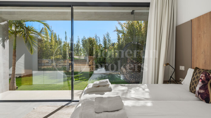 Villa Neive - Modern Villa in Gated Community Benahavis