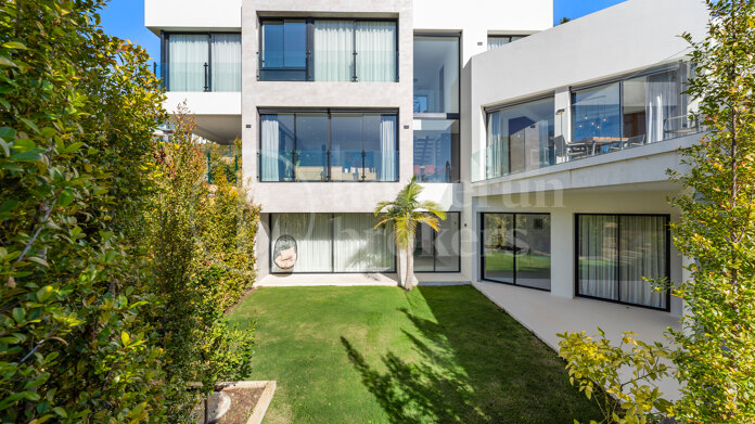 Villa Neive - Modern Villa in Gated Community Benahavis