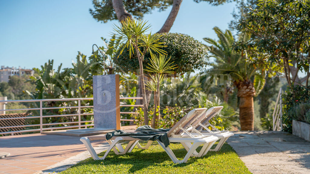 Apartment L’Oasis – Lyxlägenhet med golf- och havsutsikt i Bendinat