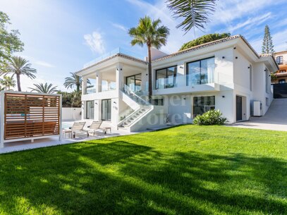 Villa Vista Marbesa - Newly Renovated Villa in Marbella East