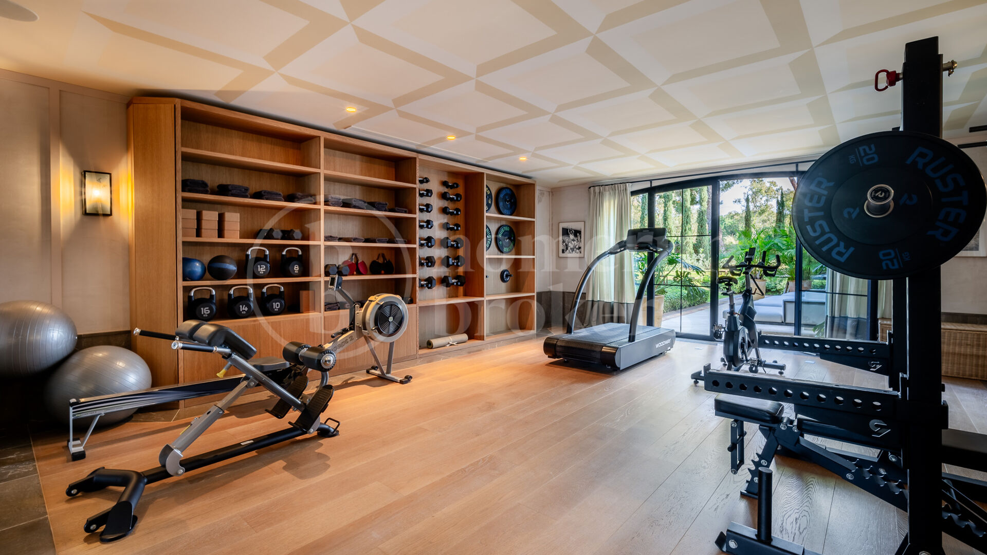 Villa Golden Mile - Experience Unmatched Luxury