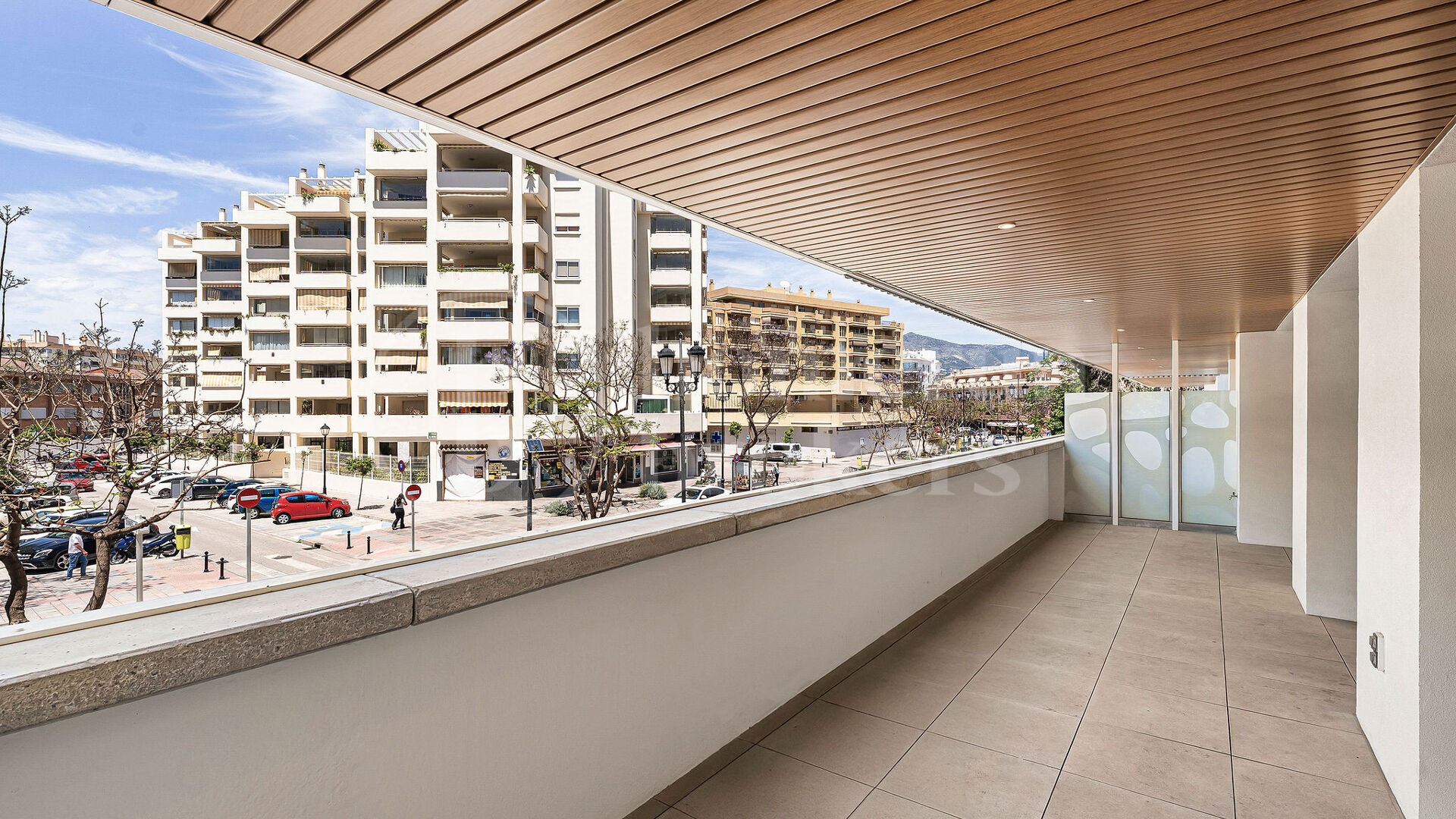 Apartment Jade Tower - Luxury Coastal Living Fuengirola