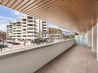 Apartment Jade Tower - Luxury Coastal Living Fuengirola