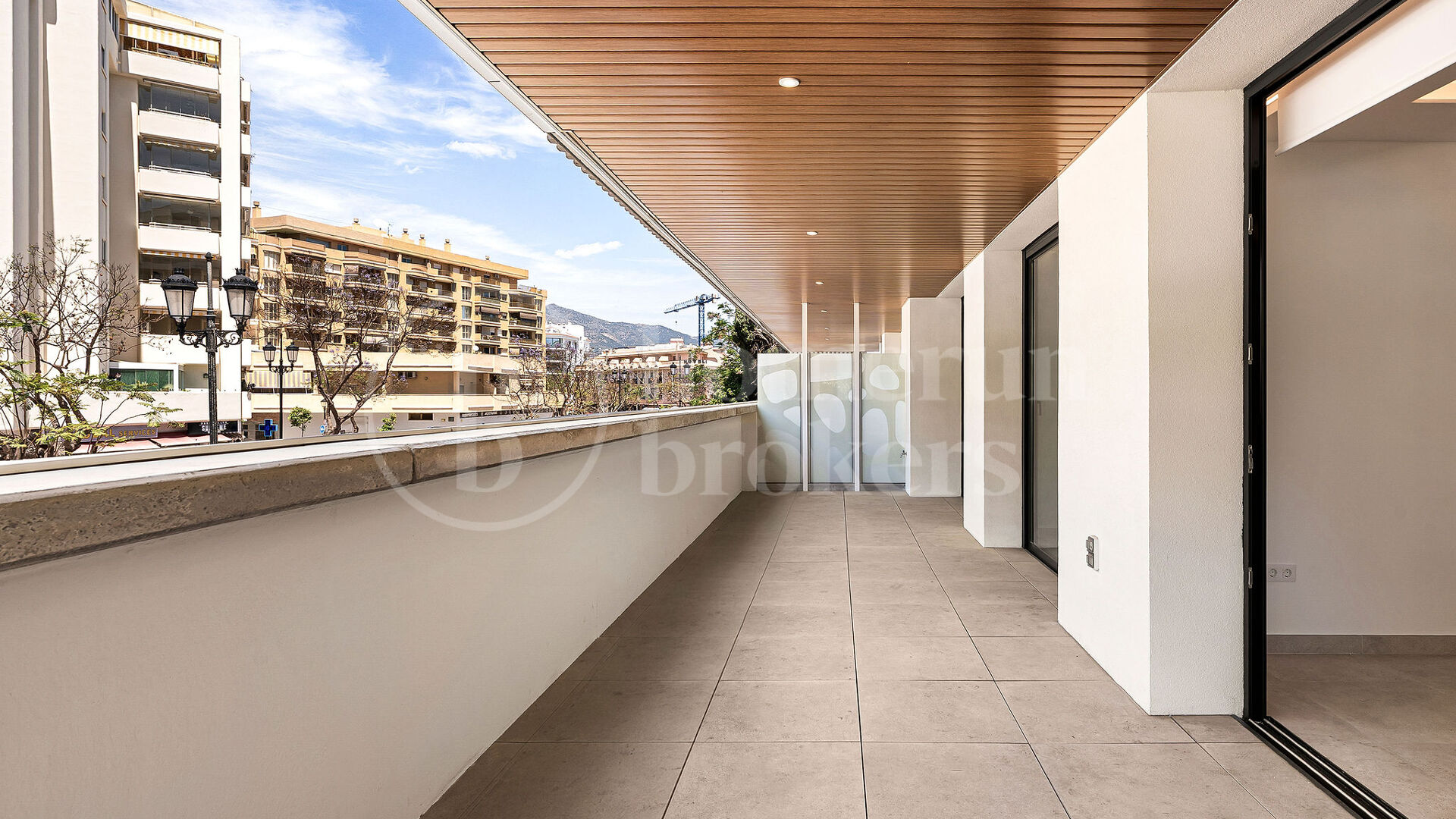 Apartment Jade Tower - Luxury Coastal Living Fuengirola