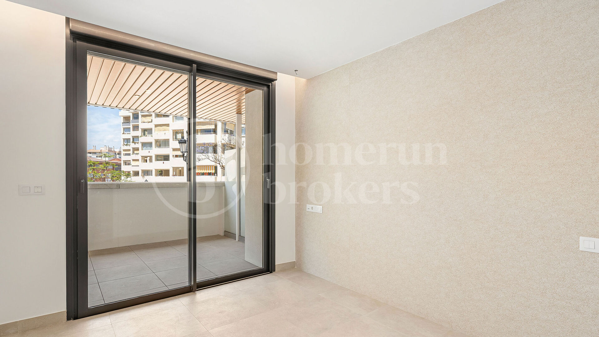 Apartment Jade Tower - Luxury Coastal Living Fuengirola