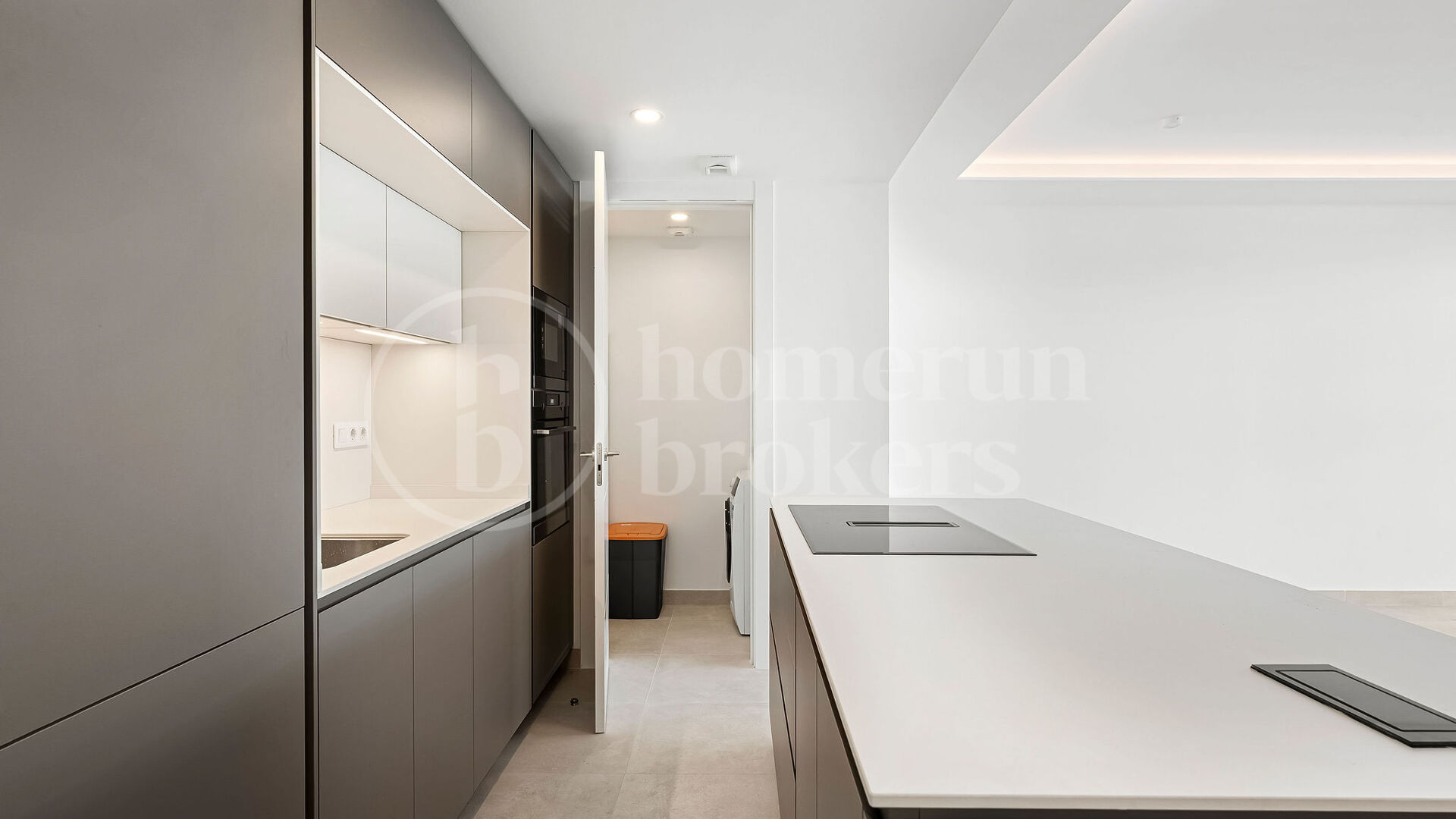 Apartment Jade Tower - Luxury Coastal Living Fuengirola